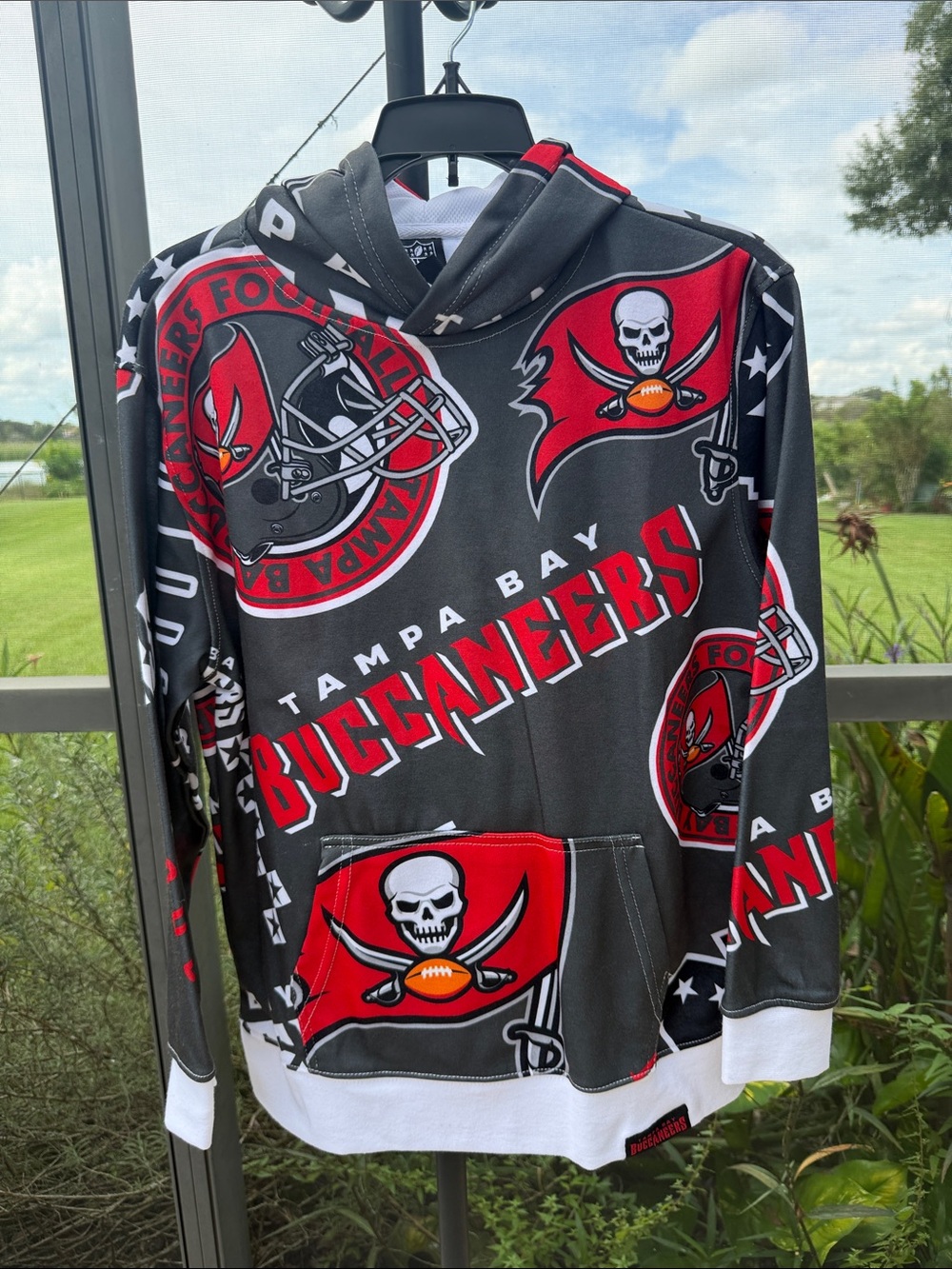 Tampa Bay Buccaneers Men’s Red & Gray Crewneck Hoodie